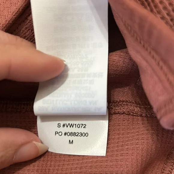 Vuori SET Bayview Thermal Crop Top & Legging Rosewood Size Medium - Picture 4 of 7